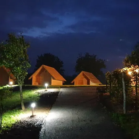 公寓 Small Wooden And Zgornja Dobrava *