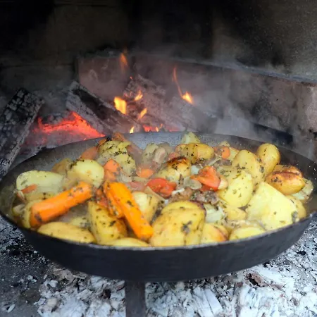 Small Wooden And Zgornja Dobrava * 拉多夫吉卡