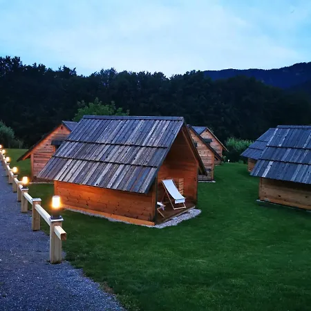 아파트 Small Wooden And Zgornja Dobrava *