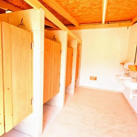 Apartman Small Wooden And Zgornja Dobrava *