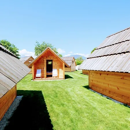 Small Wooden And Zgornja Dobrava شقة