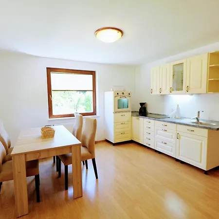 Small Wooden And Zgornja Dobrava Apartamento Radovljica