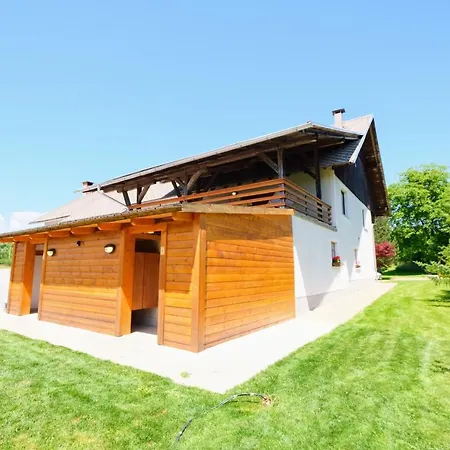 Small Wooden And Zgornja Dobrava Apartamento *