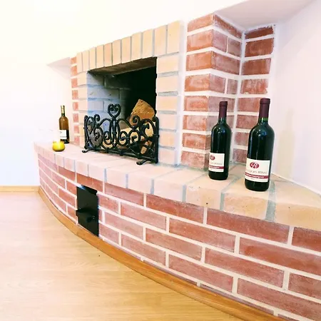 Small Wooden And Zgornja Dobrava Apartman *