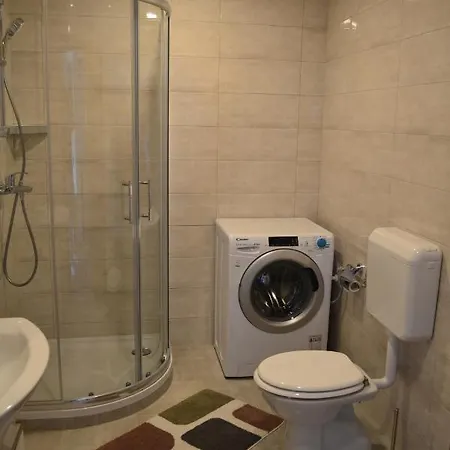 Apartament Small Wooden And Zgornja Dobrava *