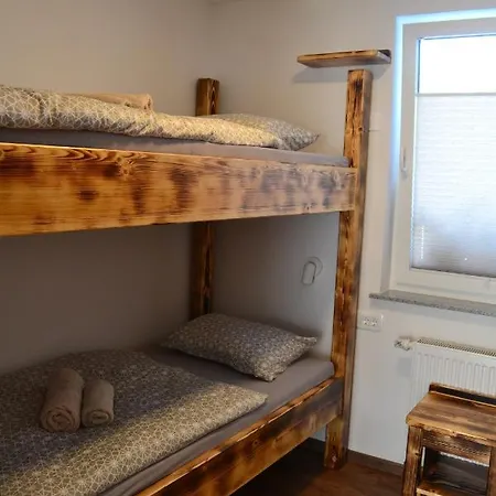 Apartman Small Wooden And Zgornja Dobrava *