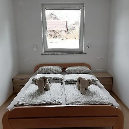 Small Wooden And Zgornja Dobrava Apartament