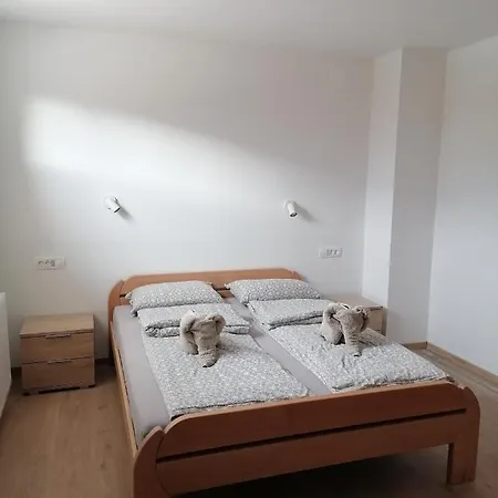 Small Wooden And Zgornja Dobrava Apartament *
