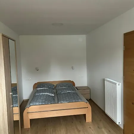 Apartament Small Wooden And Zgornja Dobrava *