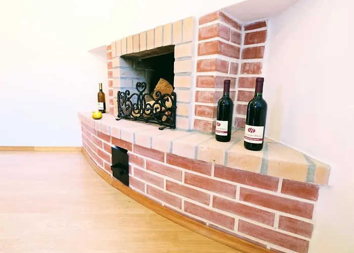 Small Wooden And Zgornja Dobrava Apartman *