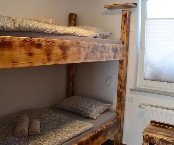 Apartman Small Wooden And Zgornja Dobrava *