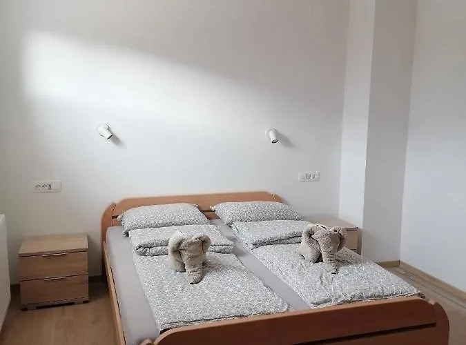 Small Wooden And Zgornja Dobrava Apartman *