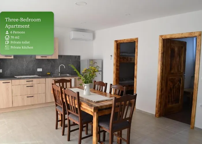 Apartman Small Wooden And Zgornja Dobrava *